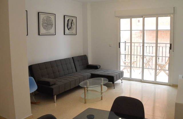 Buena Vista lovely 2 bedroom, 1 bathroom 5 minutes to beach