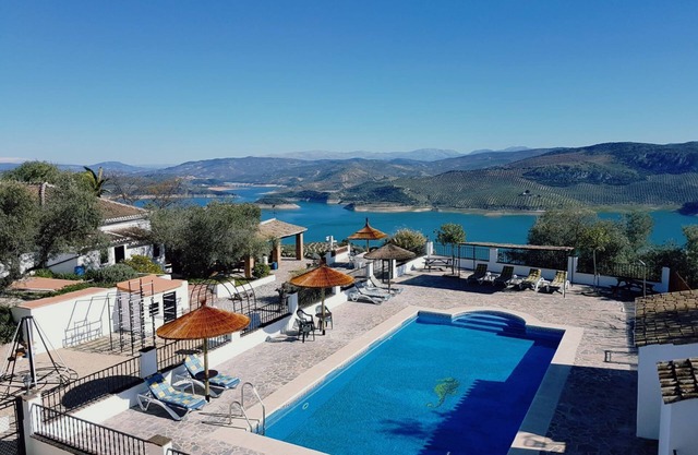 Buenavista 1 Appartement avec piscine privée et vue sur le lac Iznajar
