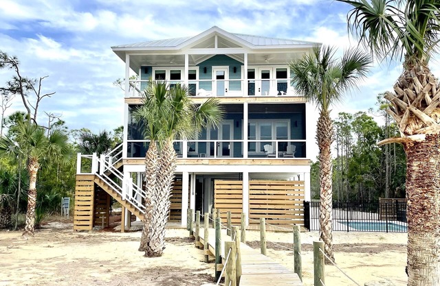 Newly Built 2021 - Bayfront- Pool -Dock - Elevator - Short Walk to Beach