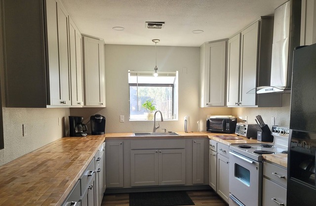 Bullhead City River Vacation Home 6-14 people