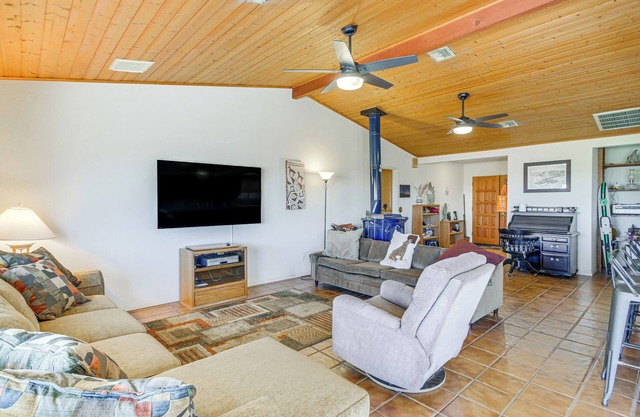 Bullhead City Home w/ Views, Close to Lake Mohave!