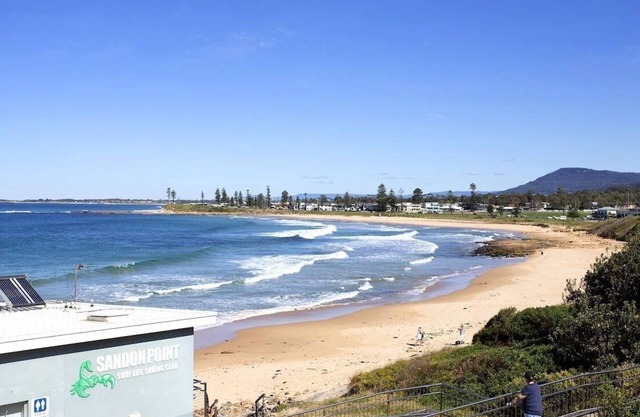 Bulli26 Studio | Relaxing Beachside Accommodation 150m from Sandon Point Beach