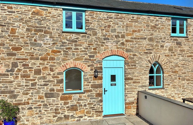 Bumblebee Cottage - UK49210