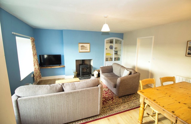 Accessible Bungalow - 4 Beds 2 Baths -Dog Friendly