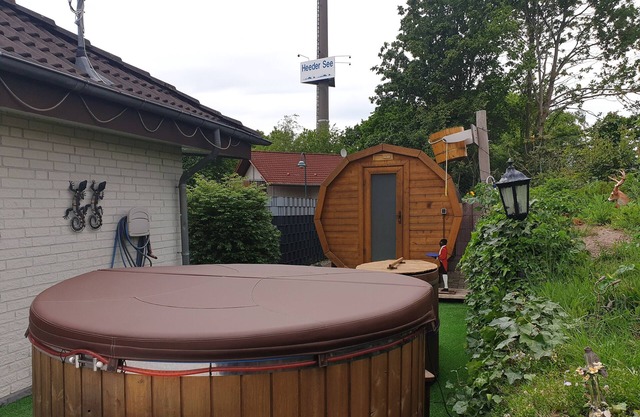 Bungalow à Heeder See avec sauna, baignoire, bassin profond, 8 pers., Wi-Fi,