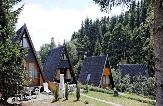 Chalet avec terrasse prטs d'un lac de baignade