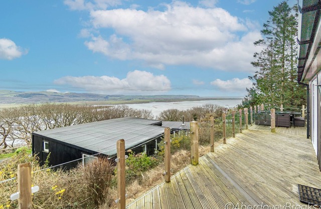 Bungalow No 62, 2 chambres, peut accueillir jusqu'à 5 personnes, animaux acceptés, vue sur l'estuaire.