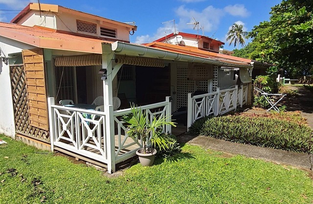 Bungalow vue mer, accès direct plage , véhicule de location possible