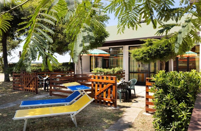 Bungalow avec climatisation, internet, jardin et piscine