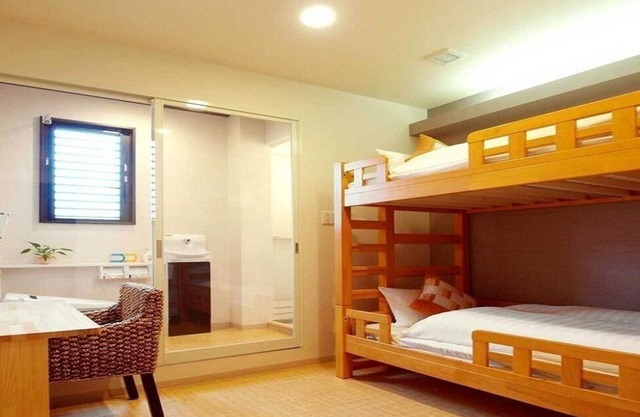 Bunk bed No smoking / Nara Nara