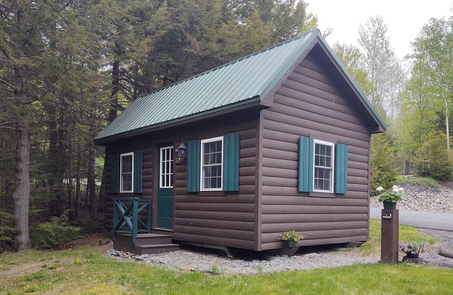 Bunkhouse w/electric and full bath