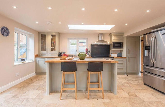 Buoys Cottage, wonderful family cottage in Orford