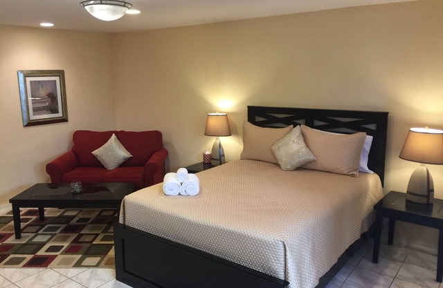Burbank Hills Studio avec entrée privée dans un quartier magnifique