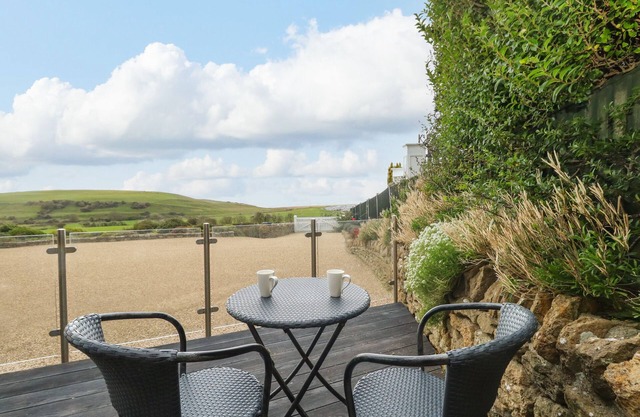 Burton Bay, BURTON BRADSTOCK