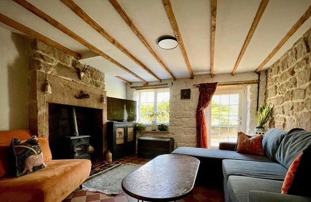 Burtys Snug Cromford UNESCO Peak District central village studio - Pet Friendly