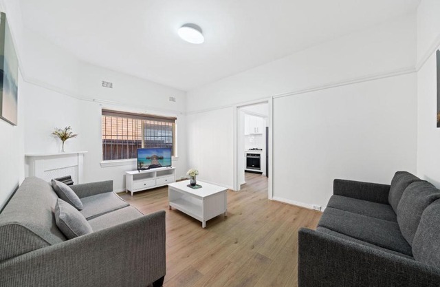 Burwood New 2 Bedroom 2 Bath Apt Free Parking