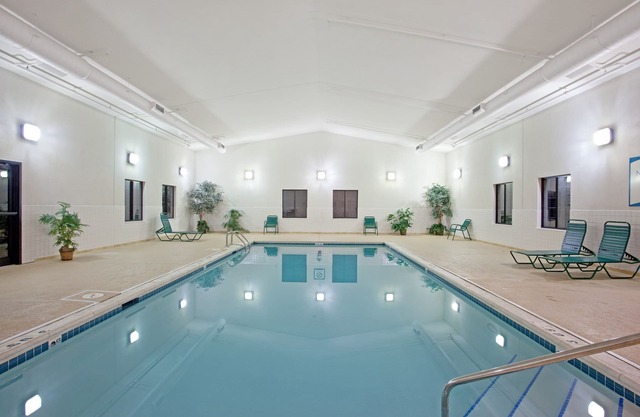 Suite Business District avec accès à la piscine, petit-déjeuner gratuit + navette en semaine