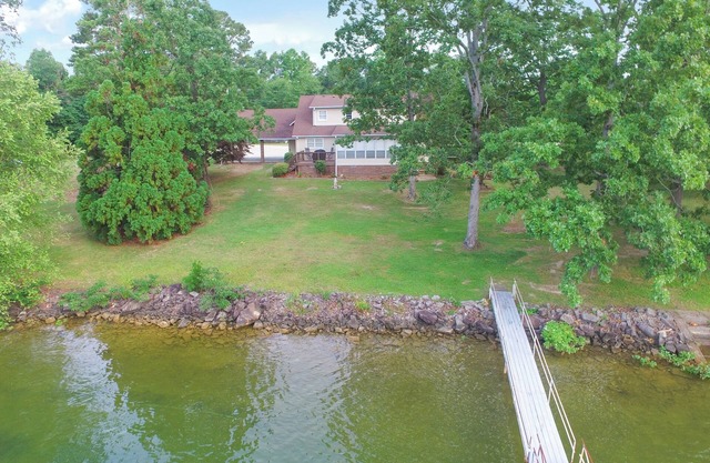 Butler Branch -Located on a private point! Pet-friendly!