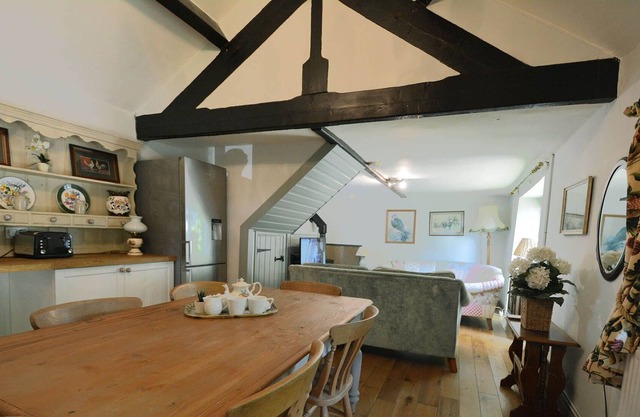 Buttercup Down - a lovely dog friendly cottage with fabulous on-site facilities near Bakewell