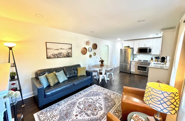 Fully renovated 1950’s home near WFU campus, Reynolda Gardens & Historic Graylyn