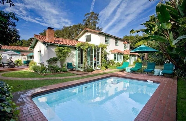 BUTTERFLY BEACH HOUSE .... 3MIN À PIED DE LA PLAGE ET DU VILLAGE, 8 MIN WALK BILTMORE HOTEL