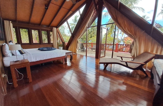 Butterfly Beach Villa dans un style traditionnel thaïlandais à seulement 20 pas de la plage
