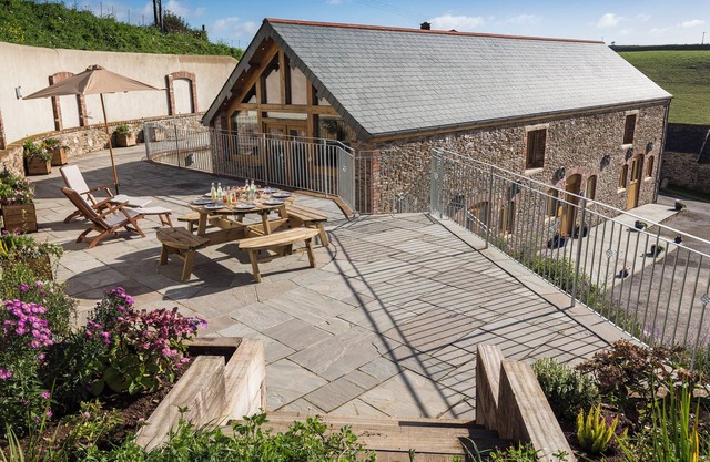Butterwell Barn, DARTMOUTH