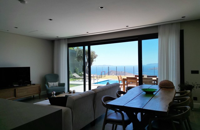 BV-3581 Gümüşlük Koyunbaba 4+1 Villa with Private Pool and Panoramic Sea View