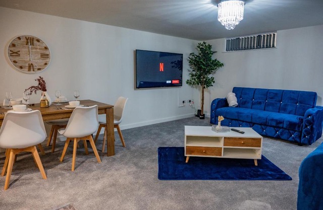 BV Basement Navy Diamond Suites Apt