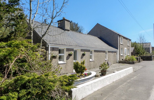BWLCH YR AWEL COTTAGE, idónea para niños en Penygroes, Ref 953608