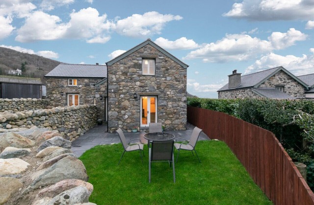 Cae Mawr - Deux Chambres Maison, Couchages 4