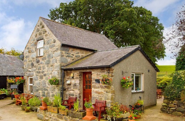 Ce confortable cottage en pierre est idéalement situé pour un accès facile à la multitude d'attractions du nord