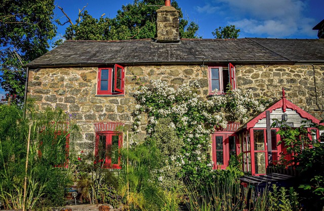 Bwthyn Dyfi, CEMMAES