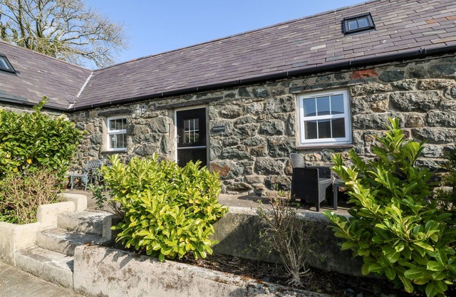 Bwthyn y Dderwen (Oak Cottage), PWLLHELI