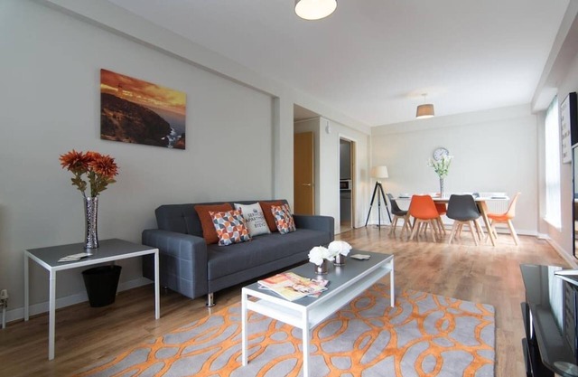 Appartement de luxe spacieux près de l'aéroport de Glasgow - Parking gratuit.