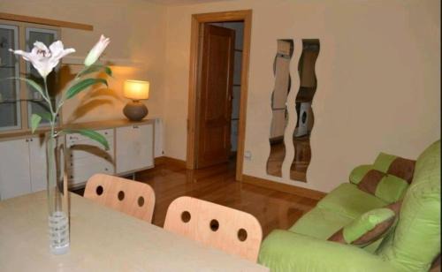 Cálido y acogedor apartamento en el corazón de Puente la Reina