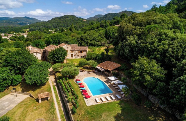 Hameau Cévenol jusqu'à 45 pers. réduction à partir de 4 nuits
