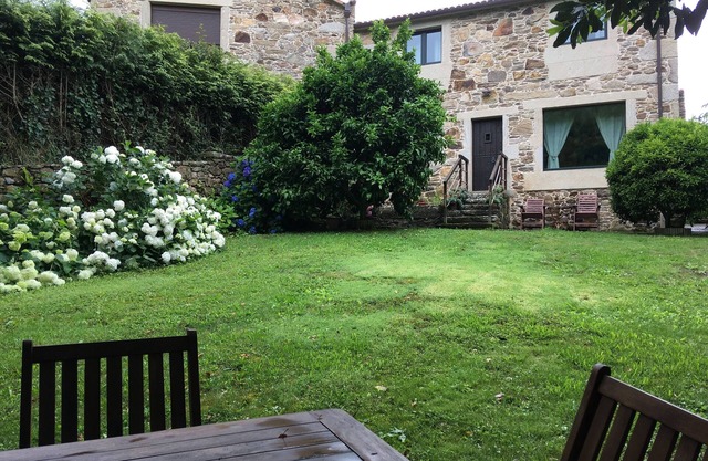 CASA OSRONCAIRO-VILLA AVEC JARDIN À COSTA DA MORTE GALICIA