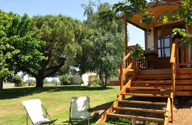 Roulotte de charme avec piscine intérieure chauffée