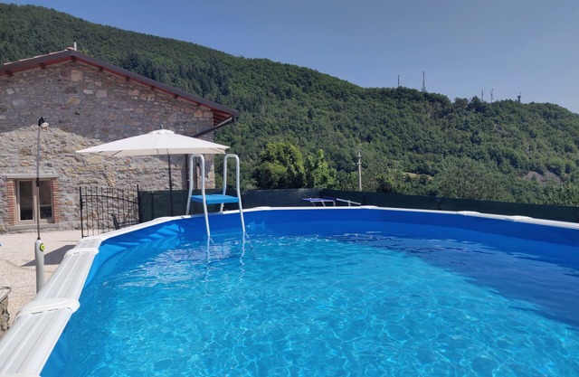 maison dans village médiéval, piscine privée, restaurants à pied