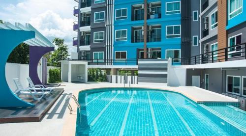 C217 Cozy 1BR Pool, Gym, Mtn Views Prime Spot