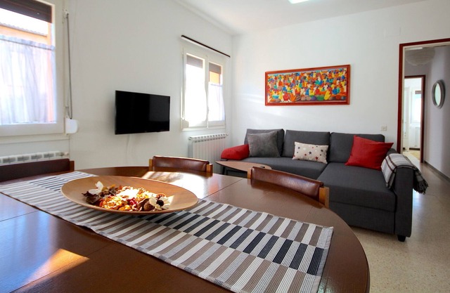 Ca La Lluïsa - Holiday Apartment