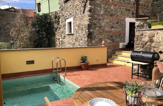 Cà La Torre, Stone House with pool in the terrace