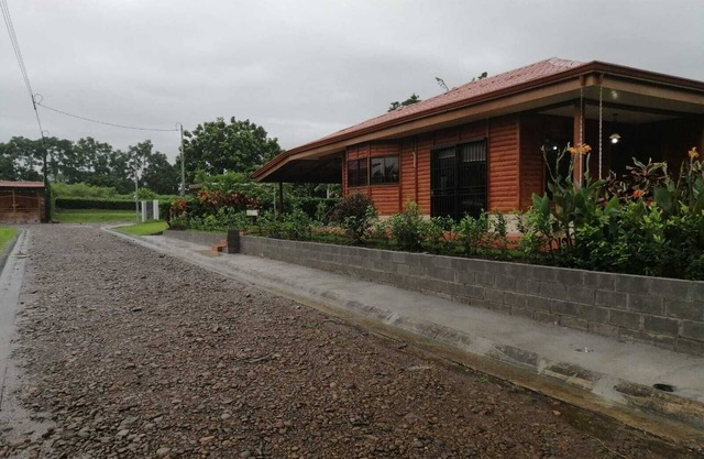 “Cabaña Amapola” 15 minutes from La Fortuna