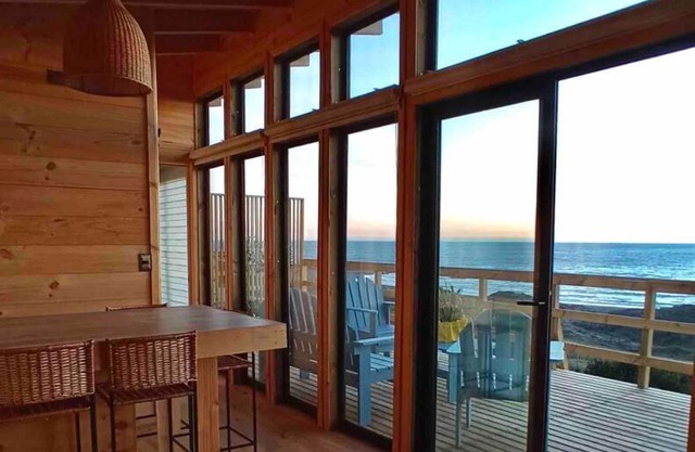 Cabaña Orca Lodge Sur frente al mar en Curanipe, Ideal para desconectar en pareja