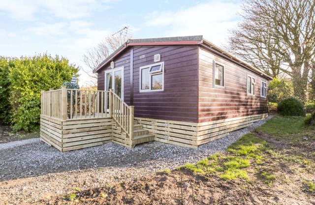 Caban y Felin, CEMAES BAY