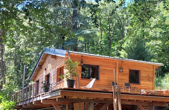 Cabane Chalet isolé en pleine forêt. Idéal amoureux de la nature