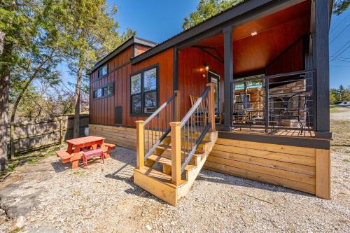 Cabin 1 Indian Point near SDC, Table Rock Lake, Marinas, & Branson