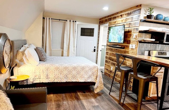 Cabin 12 Remodeled Rustic Luxury Kitchen Fireplace