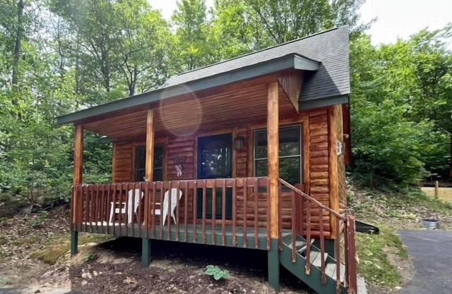 Cabin 2321 - Small Log Cabin within Private Resort